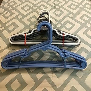 🎃20 hangers for kids